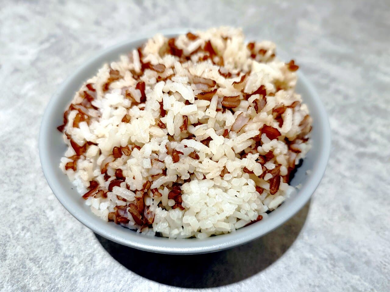 Bol de riz semi-complet cuit