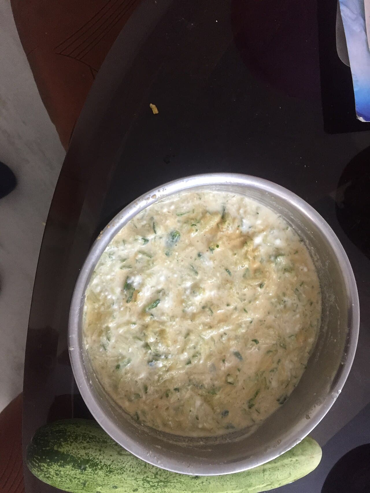 Jus concombre, céleri, citron et menthe